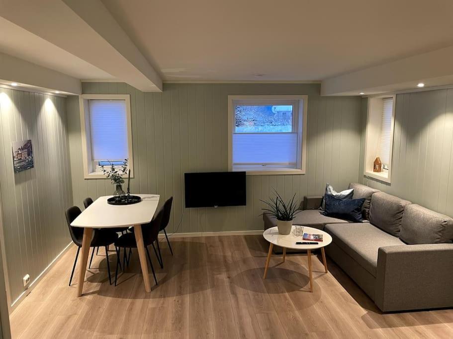Lofoten - New Apartment, Close To Airport. 레크네스 외부 사진