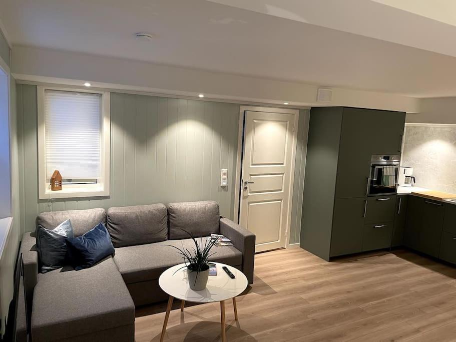 Lofoten - New Apartment, Close To Airport. 레크네스 외부 사진